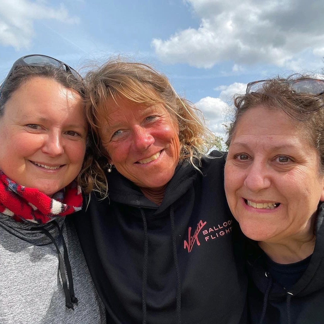 VirginBalloons's tweet photo. This #InternationalWomensDay, we're celebrating all of the women who work with us as pilots and crew, with a sky-high tribute! β€οΈ
Thank you, Ladies!
#virginballoonflights #virginballoon #virginfamily #takelifehigher #hotairballoon #femaleempowerment #femalepilot #womensday https://t.co/1uTqUBTyHc