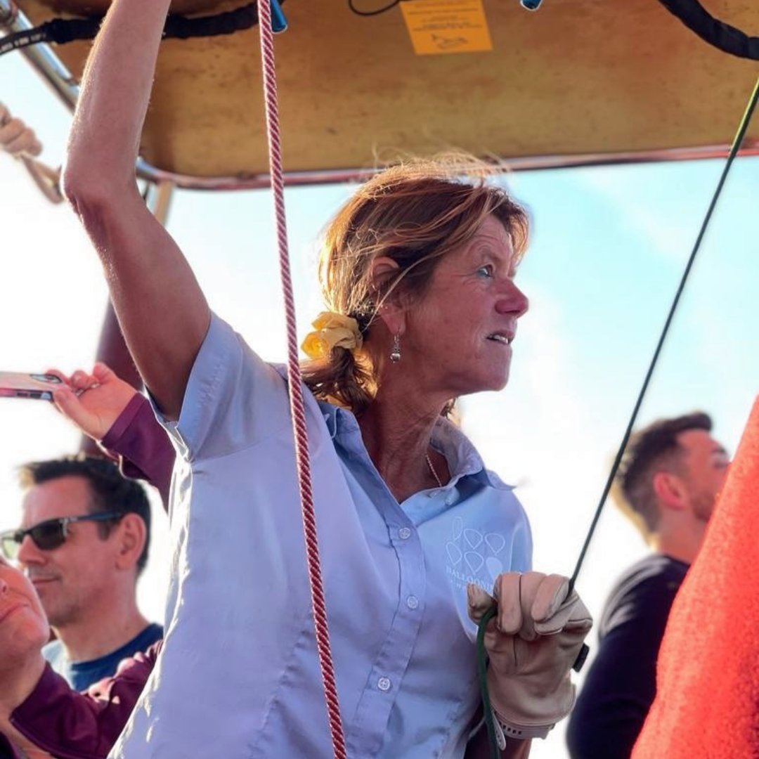 VirginBalloons's tweet photo. This #InternationalWomensDay, we're celebrating all of the women who work with us as pilots and crew, with a sky-high tribute! β€οΈ
Thank you, Ladies!
#virginballoonflights #virginballoon #virginfamily #takelifehigher #hotairballoon #femaleempowerment #femalepilot #womensday https://t.co/1uTqUBTyHc