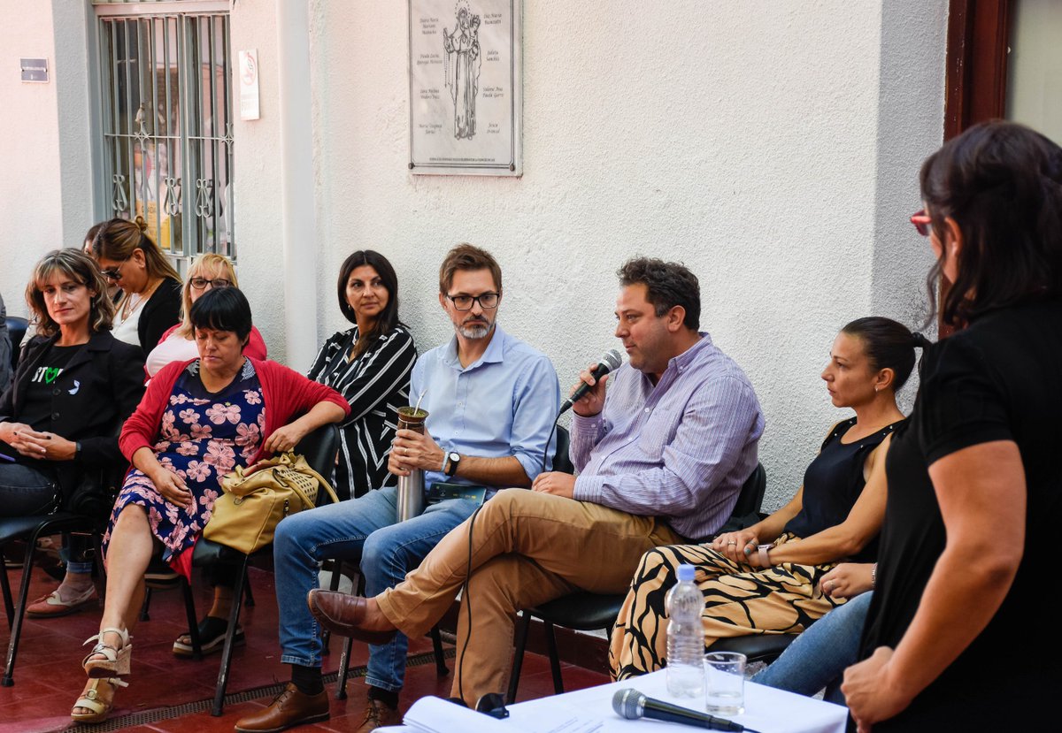 JORNADA DE REFLEXION POR EL DIA INTERNACIONAL DE LA MUJER TRABAJADORA

✨ El encuentro tuvo como objetivo reflexionar en torno a los roles y las violencias de genero, la igualdad de oportunidades laborales, la solidaridad y lucha constante desde el movimiento feminista.

#8M