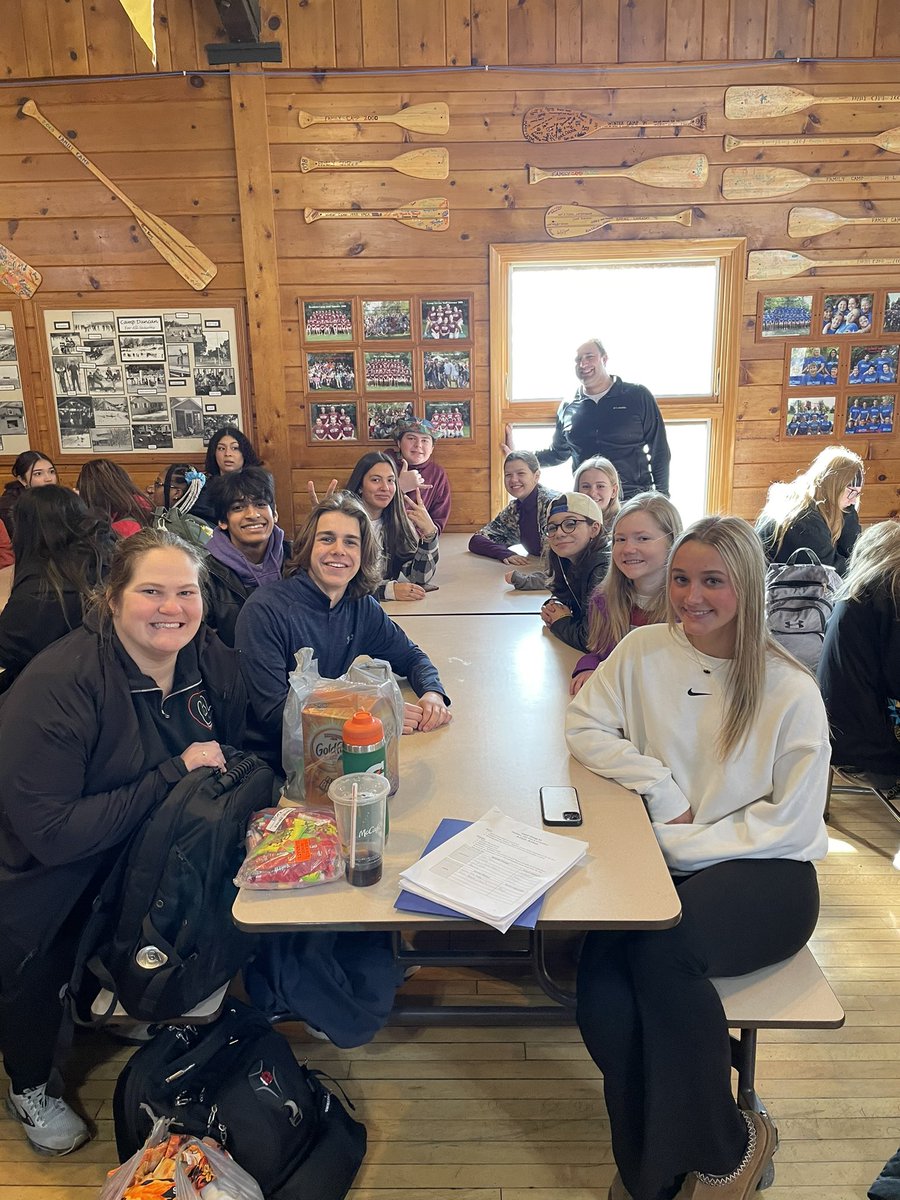 KlobnakTeri's tweet image. NLCC Snowball is underway! Great group of leaders together. Thanks for the message, Jim Love. Kudos to D127 for making this happen for the conference #NLCC @BerrieMichael @Sequoits #sequoitpride