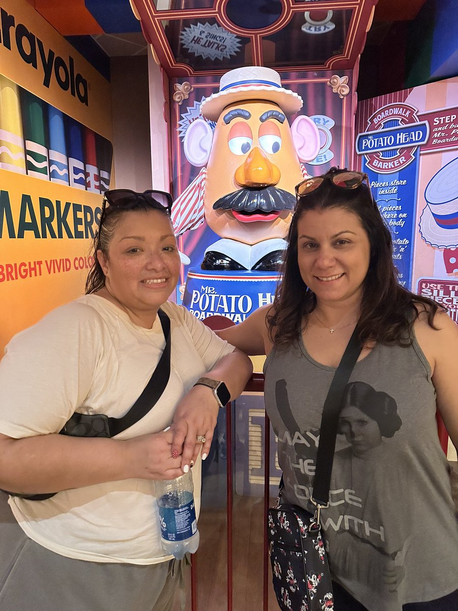 Getting ready to get our - Toy Story Mania on 👾<a href="/MondanoN/">Mrs. Mondano</a> <a href="/FazioSally/">Mrs. Fazio 💜</a> @OliveriVP