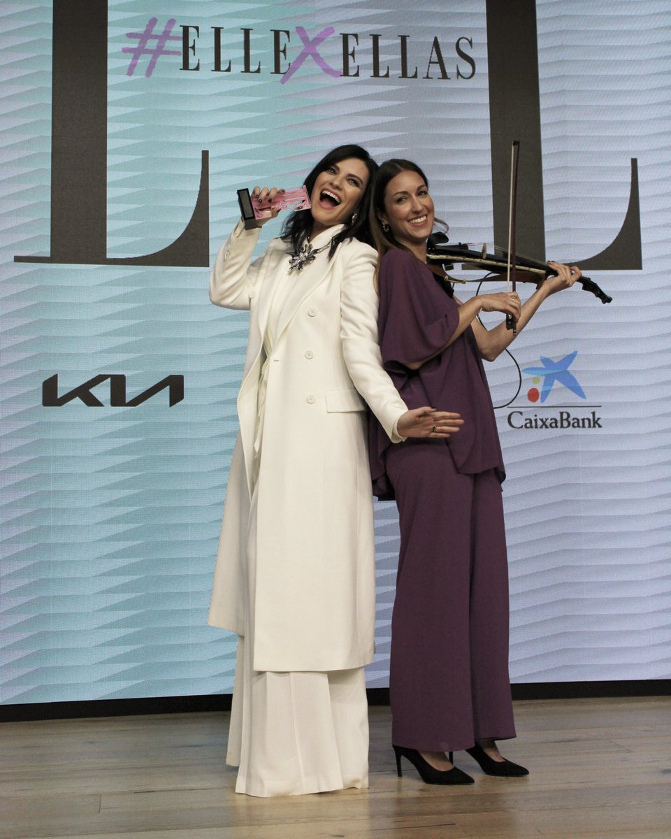 Hoy he asistido por primera vez a los Elle Women Awards  para celebrar el empuje, el liderazgo y valentía de las mujeres.

El reconocimiento que he recibido hoy a mi trayectoria, rodeada de otras grandes mujeres, supone un nuevo inicio para mi.

Gracias <a href="/elle_es/">ELLE España</a> ! 💙
#ELLExEllas