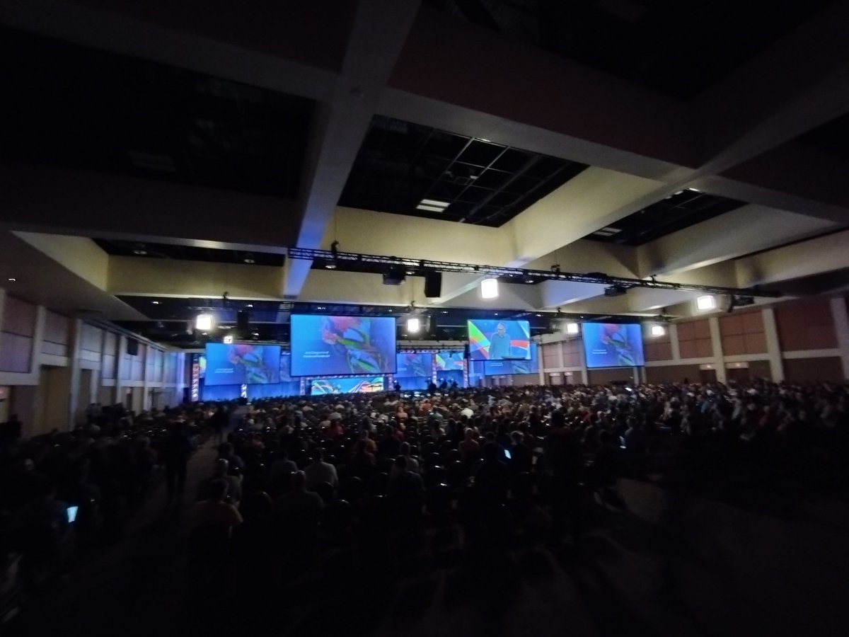 hhkaos's tweet photo. Almost 2000 #geodevs at #PalmSprings to learn and share about geospatial technologies and maps willing to make a positive impact in our worldπππ. Willing to put our best thinking to make it more sustainable. Thanks πβ€β€ #SDGs #EsriDevSummit #EsriDevSummit23 https://t.co/O4RYWYYpIp