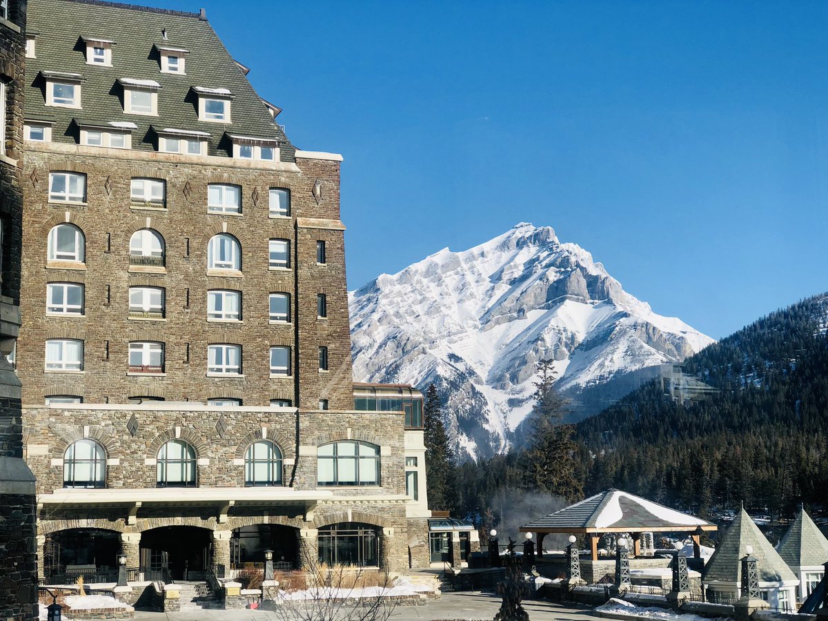 CASEMACMSE's tweet photo. Beautiful morning #BacktoBanff to kick off @CASEMACMSE Para and Adaptive Endurance Sport Medicine Course! Organized by @KimCoros @lindsbrad @richtrimuskoka and Dr Victor Lun. Featuring Chris Cederstrand as morning keynote & @ACSEP_ @DrLouiseTulloh in the afternoon. #CASEM2023 π https://t.co/CZE9ycHbD1