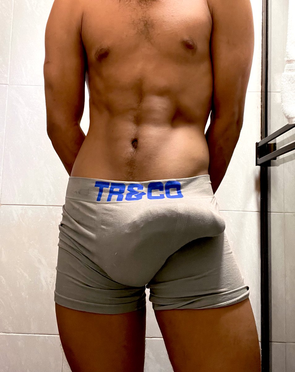 Quien me la quiere lamer  
#Rt si lo quieres hacer