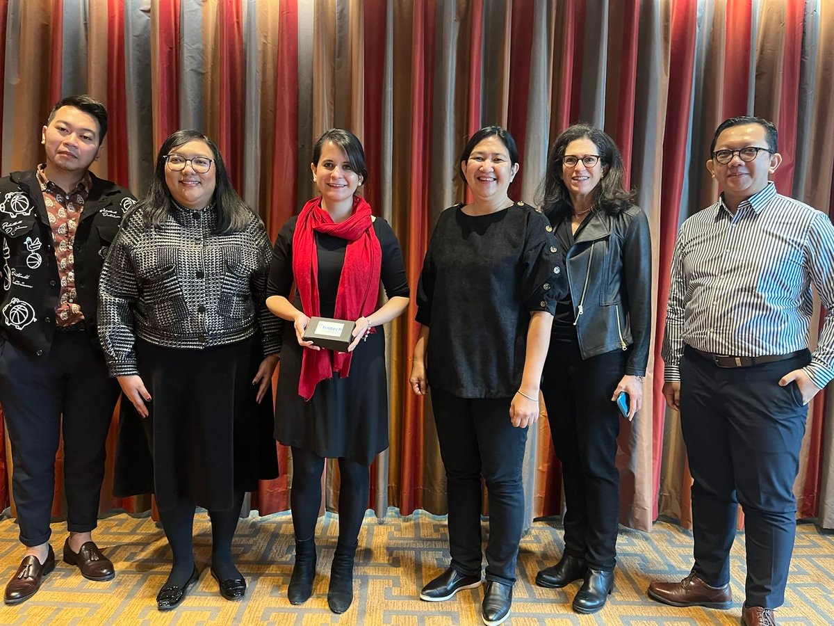 GBBC_io's tweet photo. 1/ GBBC Head of Research and Sustainability @DianaZalles joined the @StateDept, industry leaders from Indonesia, and participants from Indonesia’s Fintech Association (#AFTECH) under the auspices of the @StateIVLP for a discussion arranged by IVLP On Demand Division.
🧵👇 https://t.co/jQnXRbIAQO