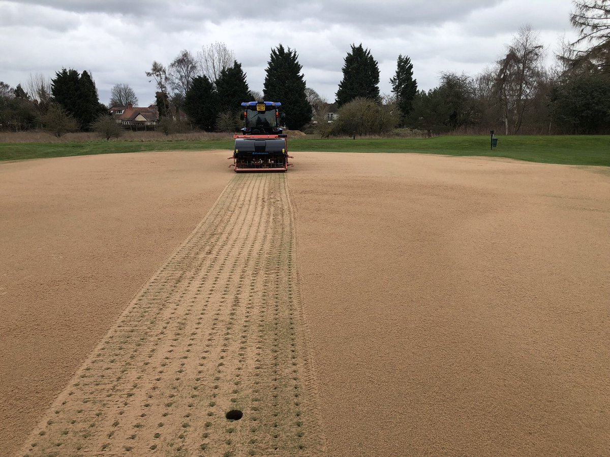 SonAGCGreenies's tweet photo. A great first 2 days of renos by the team to beat the incoming weather. All 19 greens have been double verti cut, heavily sanded, verti drained, brushed, heavily sanded again &amp; dragged. A brilliant team effort 👏🏼👏🏼👏🏼 https://t.co/BzYK9b93hp