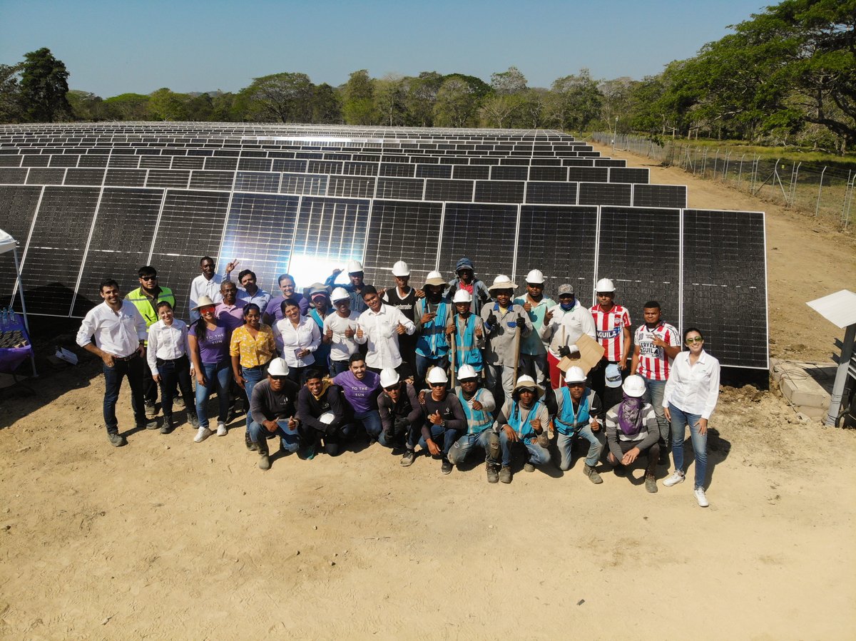 floriventures's tweet photo. Congrats to Flori's company @unergyio  for launching the first mini utility farm. 

This type of projects reduce system losses as it is connected to the distribution network, contributing to cleaner and cheaper energy in Colombia 🌳🌍🌞 https://t.co/o7gZERtEzt
