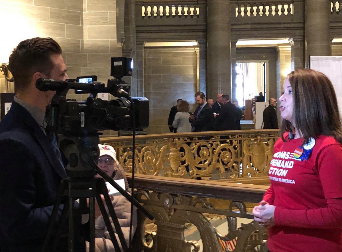Grateful for Missouri @MomsDemand volunteers who are traveling to Jefferson City today to educate lawmakers on effective gun violence prevention. I’m sad to miss this one! Throwback to 2019! #moleg