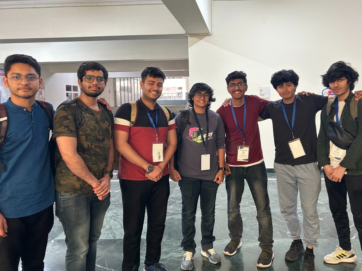 akshay_99h's tweet photo. I attended @hackhound2k23 this weekend.
Met some amazing people who kept me fueled with tech memes, stories and whatnot😂. Thanks for the unforgettable experience, can't wait for the next one! #hackathon #hackhound 🚀 @MLHacks 💻💪🏼🔥 https://t.co/QhhZRxN8Ki