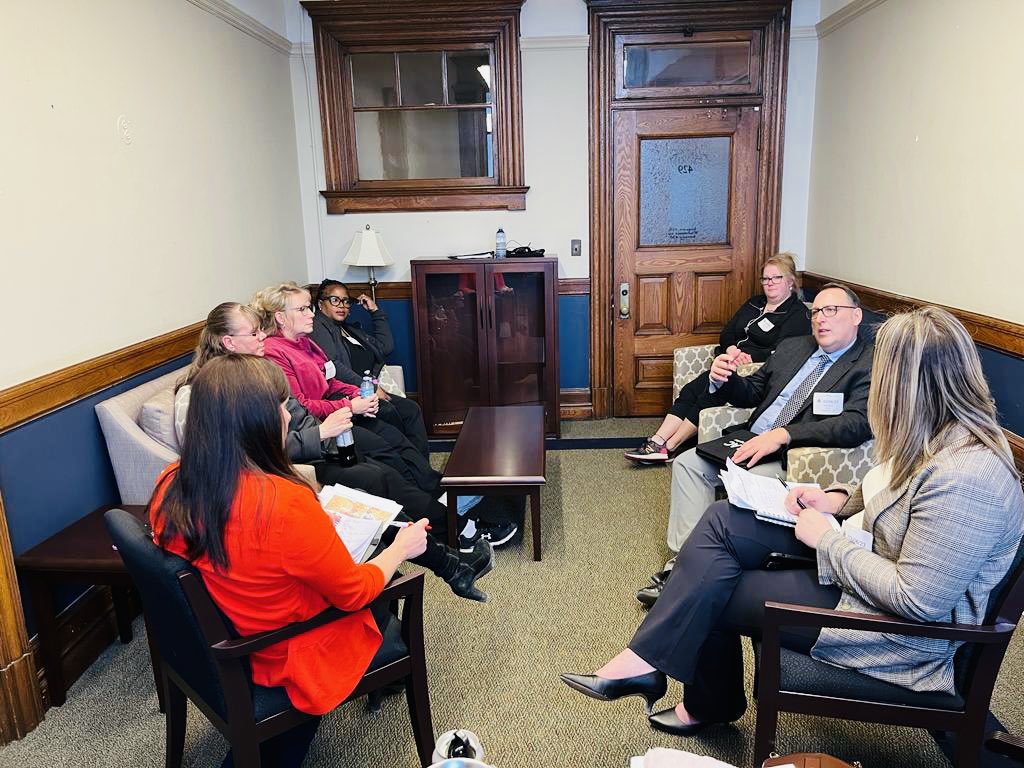 NatKusendova's tweet photo. Great to meet with CLAC today to discuss how we can better our healthcare system and improve conditions for our frontline workers in Ontario! https://t.co/dFYa6RPaCp