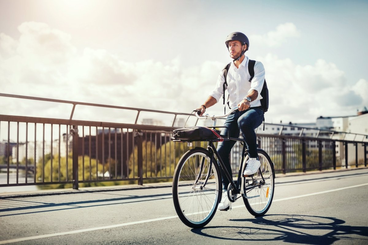 ⚠️#Velofahren ist beliebt, das zeigen nicht nur die steigenden Verkaufszahlen, auch die #Unfälle sind in den letzten10 Jahren deutlich gestiegen. Schwerwiegend sind v.a. #Kollisionsunfälle. Unsere Tipps für ein sicheres Fahren 🚴🏼‍♀️: to.suva.ch/3IU8a8A
#Suva #Freizeitsicherheit