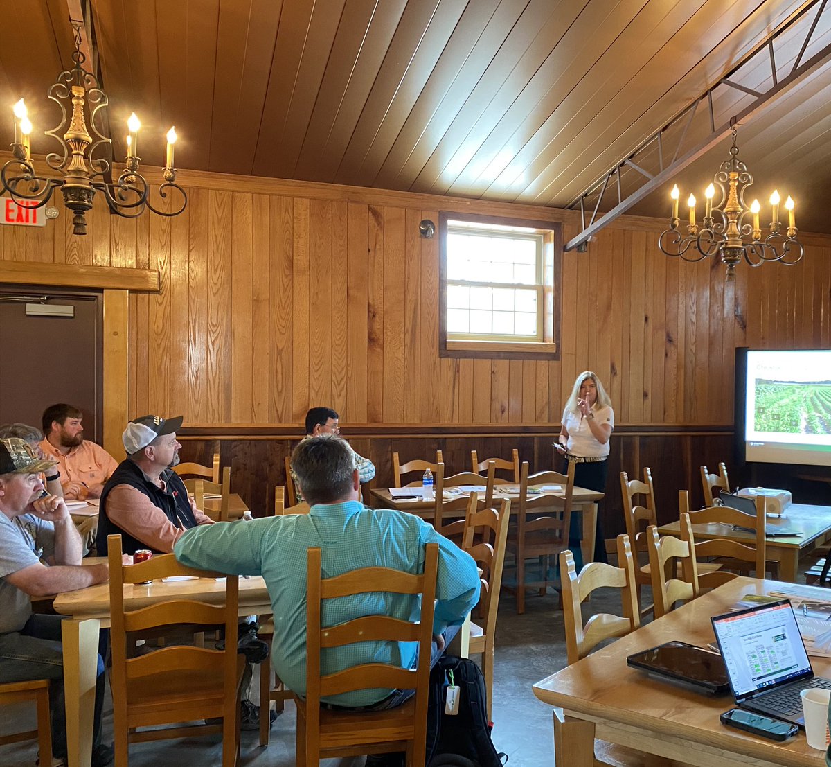 AgronoGirl's tweet photo. Having our West TN Consultant Mtg today. Glad to have Ellen Adler share her experience on Enlist adaption in KY. #FreedomToSpray https://t.co/isj1BePI5c