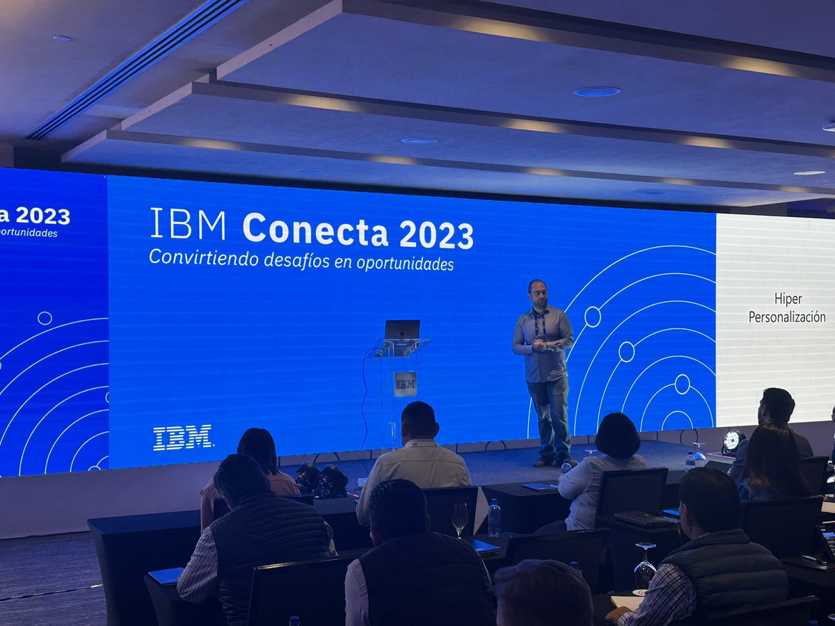 dmacor's tweet image. Empezó @gtreiste a presentar la asistente virtual para la híper personalización.  Descubre más.