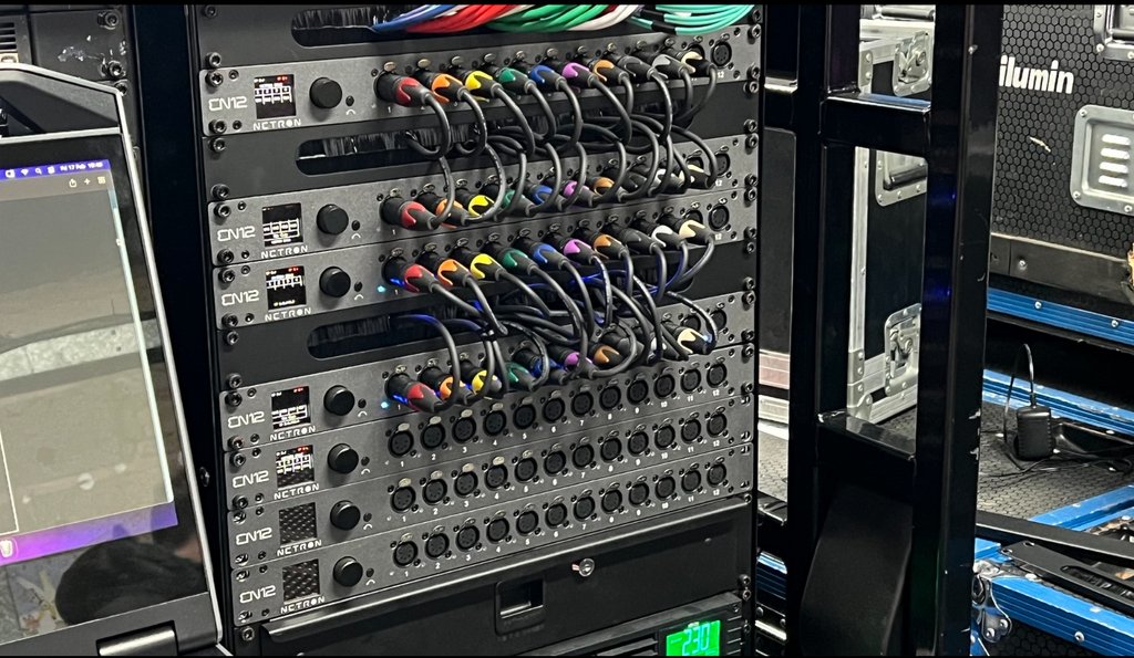 ControlObsidian's tweet image. Amazing set up from Graham HIll showing his DMX Productions new Touring Control &amp;amp; Power Racks looking fantastic with the trusted IP configurable Obsidian Control Systems Netron EN12 nodes on board. 

#obsidiancontrolsystems #netrontuesdays