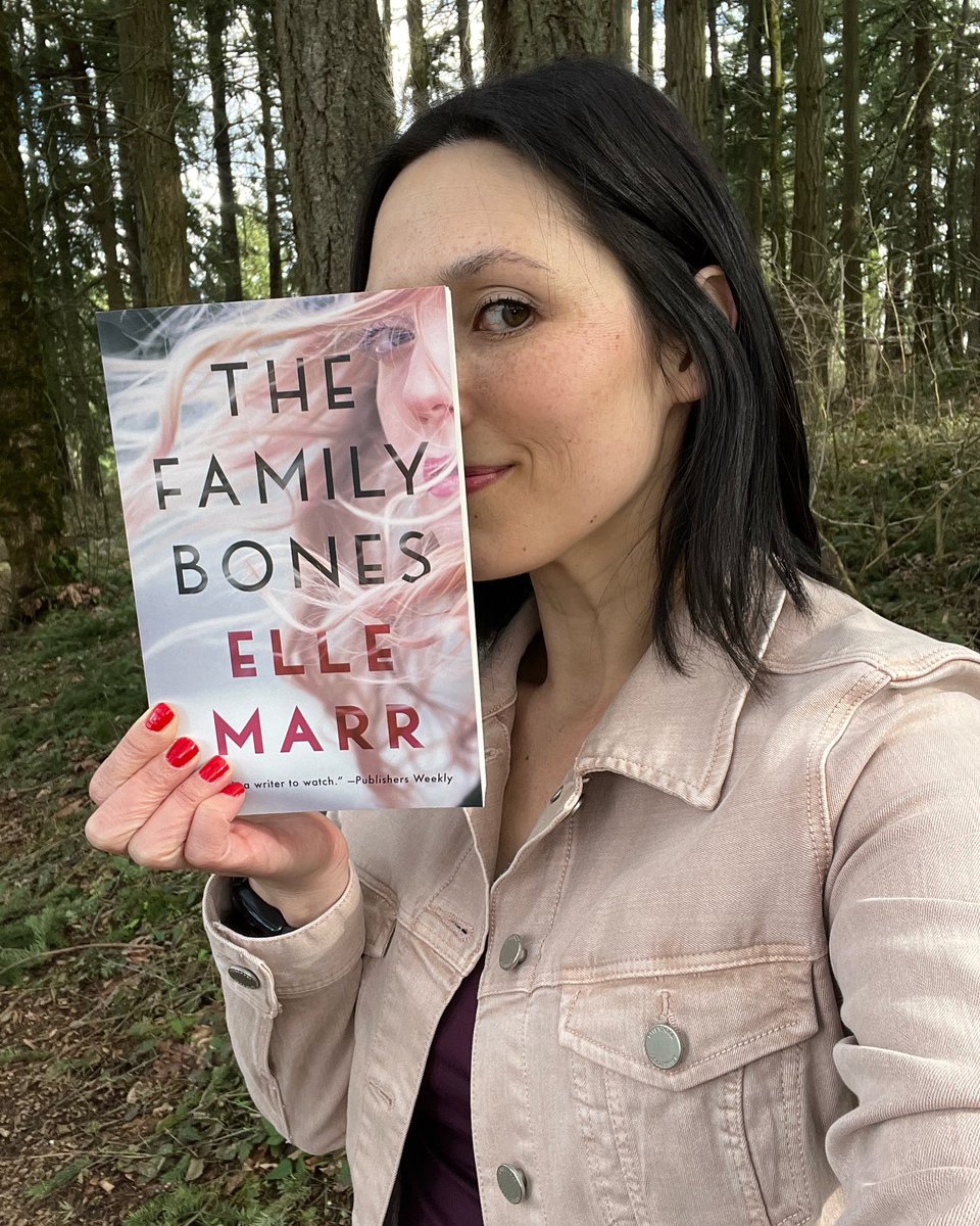 Happy release day to THE FAMILY BONES! I'm so excited for readers to meet the Eriksens and my true crime podcaster, Birdie Tan! PW gave it a *starred* review and my mom said it was "scary stuff.” I'm equally pleased by both reviews! 😅 (1/?)  #BookTwitter