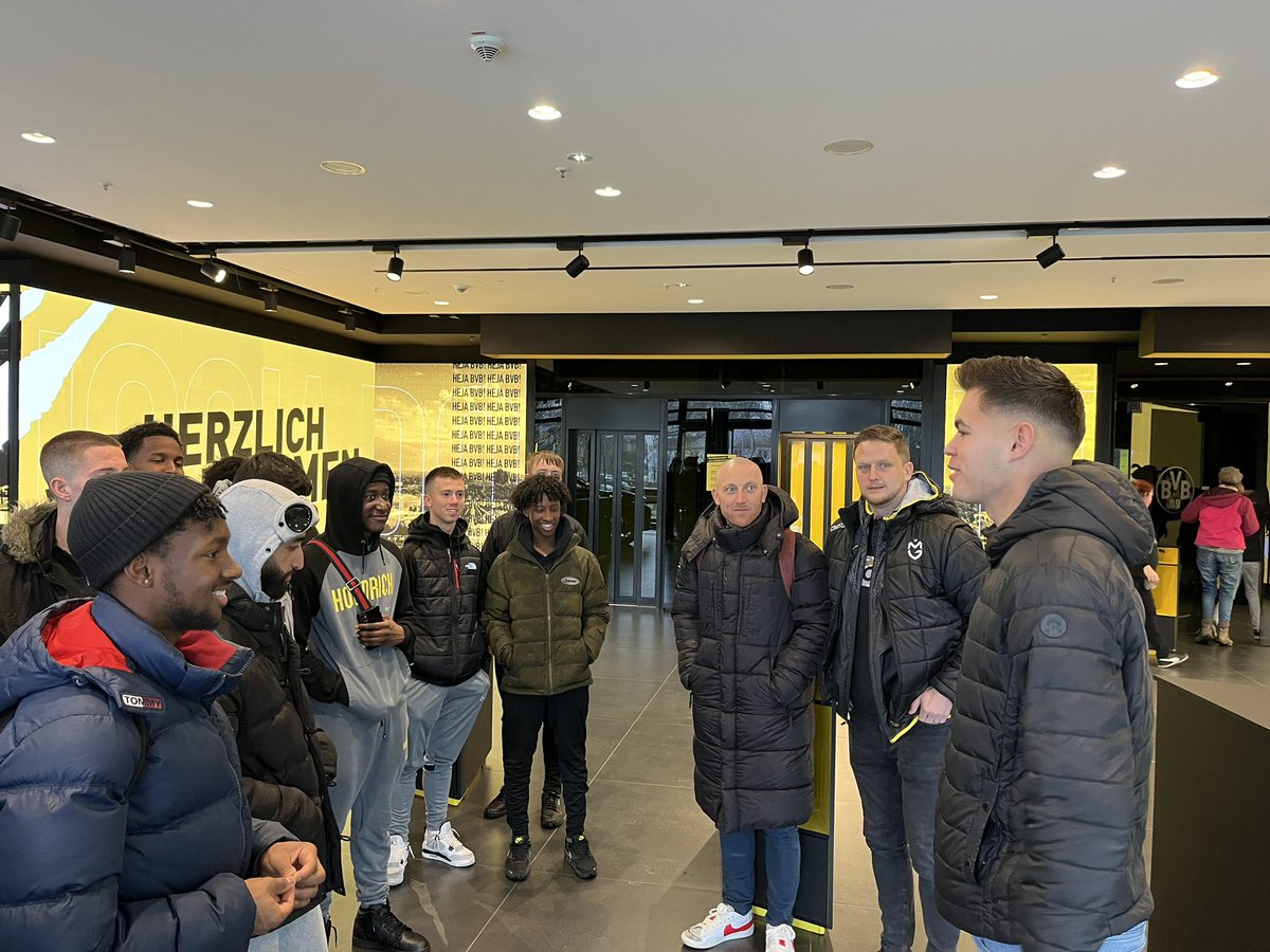What an experience! We all loved the Borussia Dortmund stadium tour! We even got to witness Captain Perry’s inspirational speech in the changing rooms and played a mini football game in the club shop! 🇩🇪 ⚽️ @BlackYellow @HalsburySport