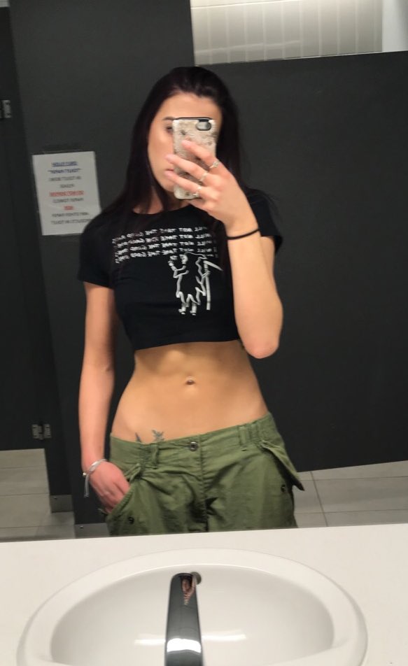 abbbykline's tweet photo. I heard low rise was in again https://t.co/8RUoDInTnL