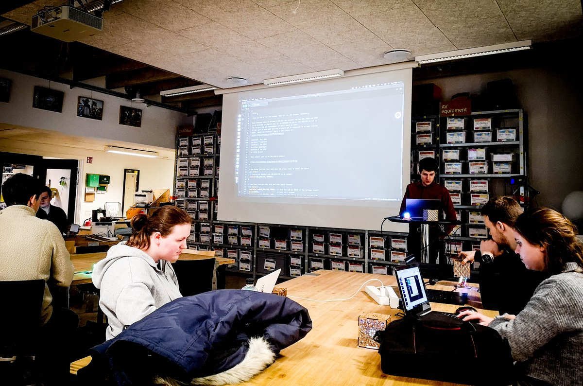 FabLabRUC's tweet image. Full house at our programming Arduino workshop. Daniel and Benjamin are teaching programming, using Arduino Nano, Neopixels and pre-laser cut designer lamps by Mads. For our open courses see facebook.com/fablabruc/even…