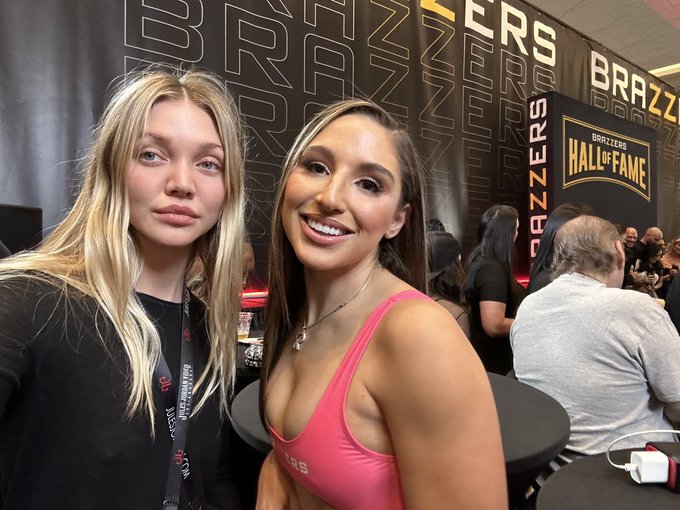 Jessie Andrews’s pics and videos