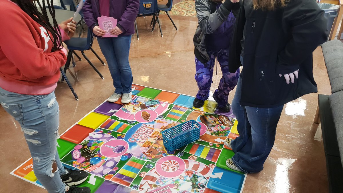 Library_PVMS's tweet image. When the 6th grade @PViewSPS records over 474 hours of reading, blowing away the other two grades, they get a &quot;giant games&quot; day in the library for a reward! @officialSPS #spsreads #spslib #BeABluejay #Northsidepride