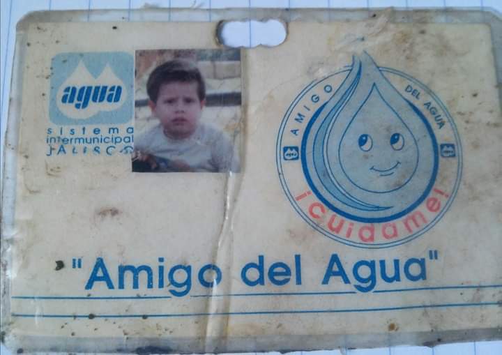 david_existe's tweet photo. Cuido tanto el agua que solo bebo licor😉🥃 ya problema del abasto del agua ha sido una preocupación desde niño y aqui la prueba de mi labor social 👍yo pude evitar los tandeos 😅 cuando vivíamos en el Álamo Industrial . 

#GueritoTapatio 
#siapa 
#AmigoEInspectorDelAgua https://t.co/Xcr3HAIdSj