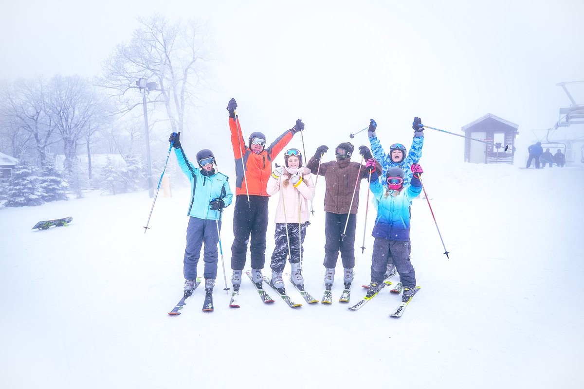 Hey guys! We're already looking forward to the next ski season and want to let you know that Epic Passes are on sale for the 2023/2024 season! Don't wait so you can be sure to get yours for the best value now at bit.ly/3YoykWW! 🙌 ❄️