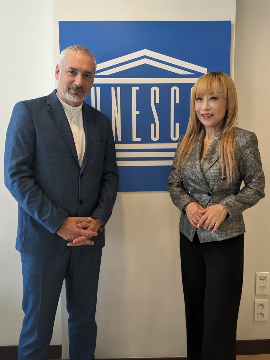 ErnestoOttoneR's tweet photo. A great pleasure to exchange with @UNESCO #ArtistForPeace Sumi Jo, a celebrated #Korean🇰🇷 soprano singer.
A role model for aspiring artists, she is determined to use her voice for #culturaldiversity and #artseducation🎼 #GoodwillAmbassadors are our powerful allies for advocacy🤝 https://t.co/b2C9GNTHlS