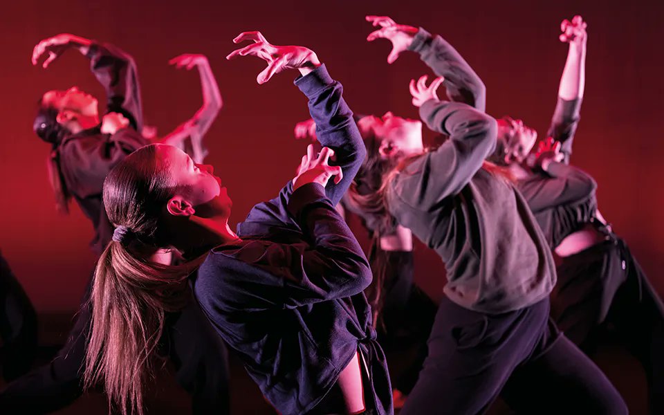 5 DAYS TIL MASS MOVEMENT 🙌 UDance Regional kicks off with Mass Movement at @CurveLeicester, celebrating youth dance and creativity in Leicester, Leicestershire and Rutland with inspiring performances 📆 Sunday 12 March, 4.30pm & 7.45pm FULL DETAILS 👉 buff.ly/3ZnX7eS