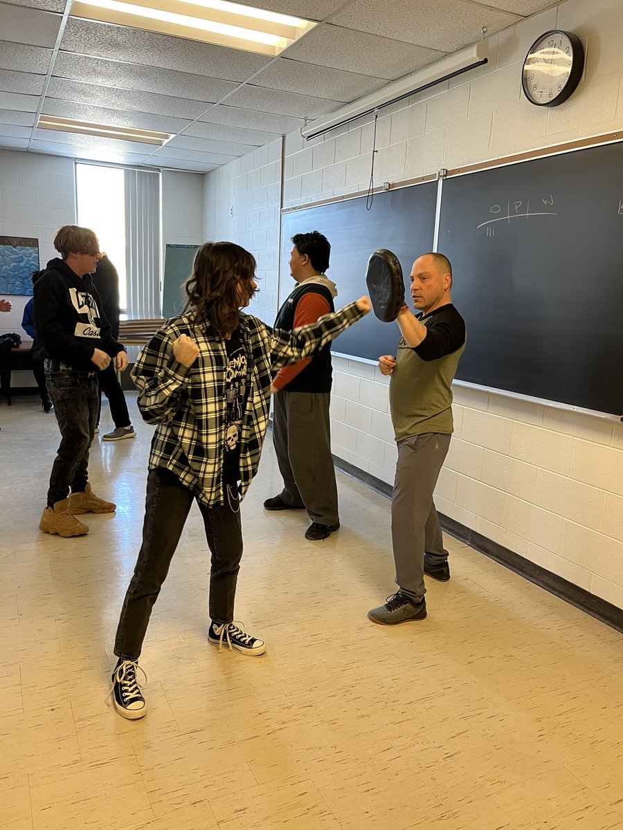 RosaMB13's tweet image. SWAC students de-stressing after our first practical test in Tai Chi dual credit.  So much fun! #fortheloveoflearning @SMCDSB @georgiancollege
