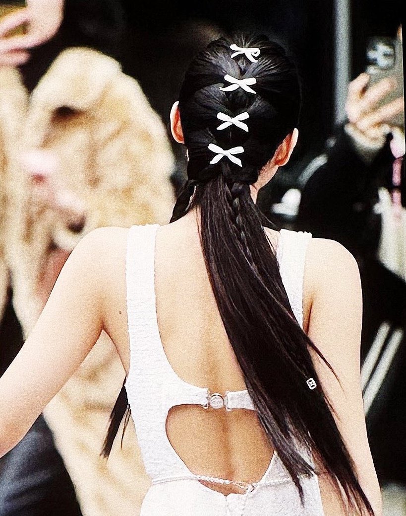 ꨄ on X: I love Jennie's hairstyle for the chanel fw23 show   / X