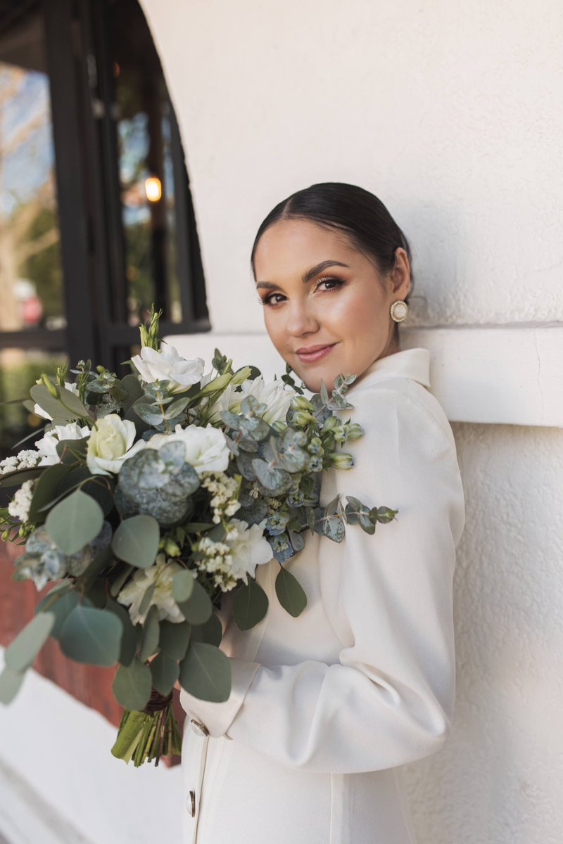 isabellavegaga's tweet image. Enserio que nunca me imaginé de novia por muchas razones de mi vida antes de conocer a mi esposo, pero amo conocer esta parte de mi. Y me veía HERMOSISÍMA. @feerto  gracias por cumplir un sueño