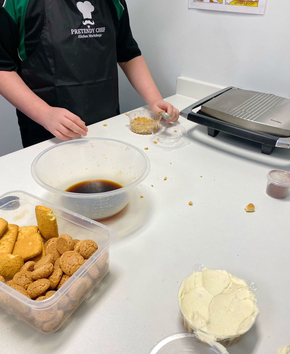 QuadrantLeisure's tweet photo. Our #SEN #KitchenWorkshop program continued today with Brenkley Y7s

#pretendychef delivery included Pizza with alcohol free Tiramisu.
 #improvedmentalhealth #confidencebuilding 
#teamwork 

https://t.co/cP7Zvv9AZx 

#cooking #healthyfood #foodies #kidsactivities #schoolcooking https://t.co/GjIW9AB2P0
