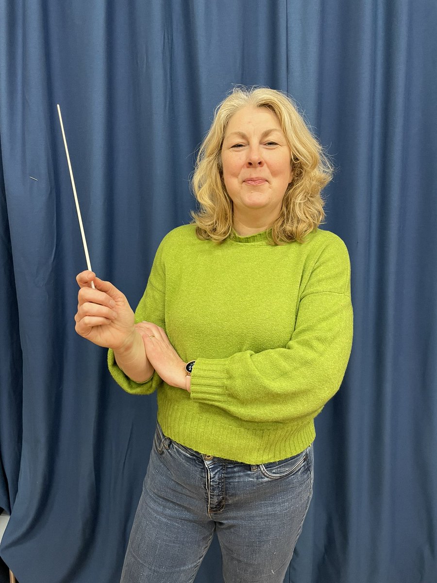 With the movie Tar starting Cate Blanchett raising the profile of female conductors we are delighted to find ourselves at the cutting edge of orchestral fashion with fabulous Rhian Frankcom wielding the baton at our next concert on March 25th in Witney #girlpower