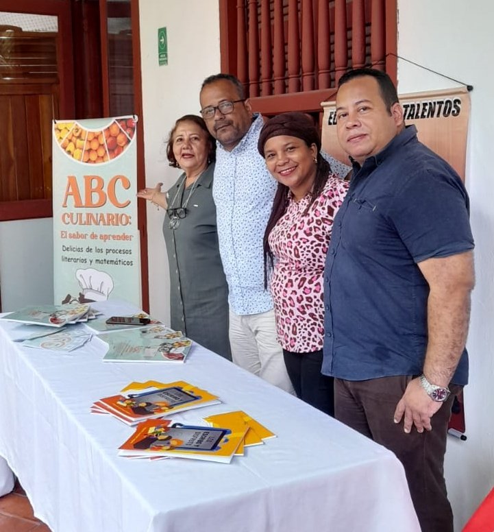 BEATRIZBERNAL26's tweet photo. Libros PTA:#ABCCulinario y Leo,escribo y disfruto,presentes en el 
#PrimerEncuentroRegionaldeSecretaríasdeEducación @PTA_Colombia con nuestra Coordinadora Regional @EvelynAriza2 @AuroraVergaraF1 @DPulecio @Olgaelvira @rodolfonobo @LondonoYerry @seceducacionctg @CuestaMarilin https://t.co/M5IcqaRrn7