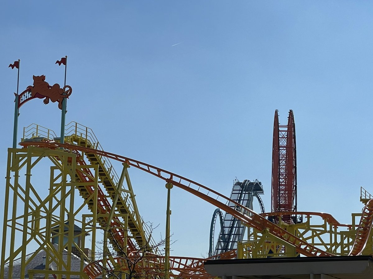 🎶Just another Trainless Tuesday at <a href="/cedarpoint/">Cedar Point</a> featuring #Gatekeeper and the new #WildMouse🎶 <a href="/UpstopMedia/">Upstop Media</a>