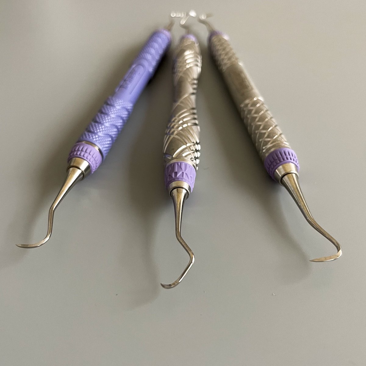 hu_friedy's tweet photo. The triple threat of EverEdge™ 2.0 scaler handles. Which one are you picking?  1️⃣, 2️⃣ or 3️⃣? #TheBestInPractice https://t.co/ozBR93swtV