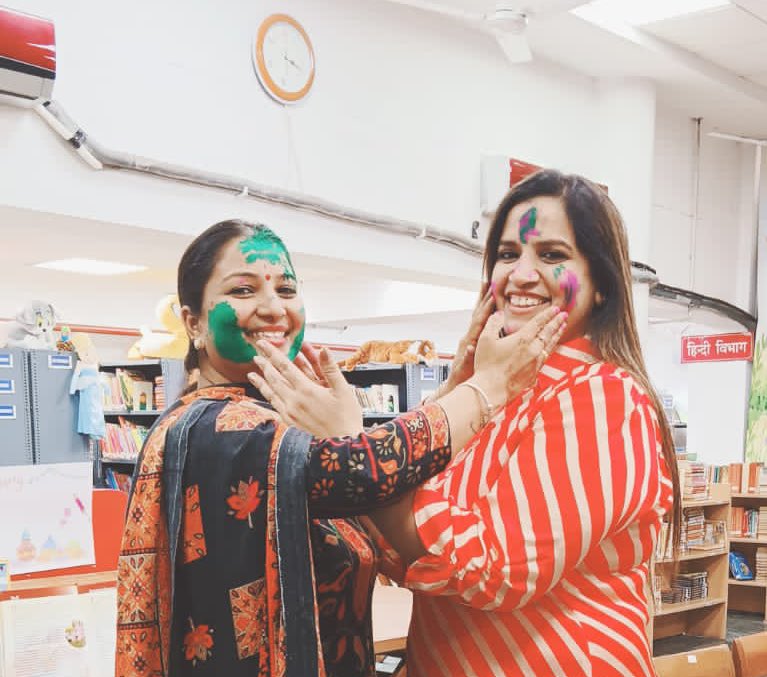 neeza_singh's tweet image. Happy Holi @ Library🎊🎉
 #holi #holi2023 #bookdisplay @IFLA @RrrlfKolkata @DainikBhaskar @DDnewschd @thetribunechd @pritamt2707 @mohitgupta1962 @ShatabdiShalee @ash_niv