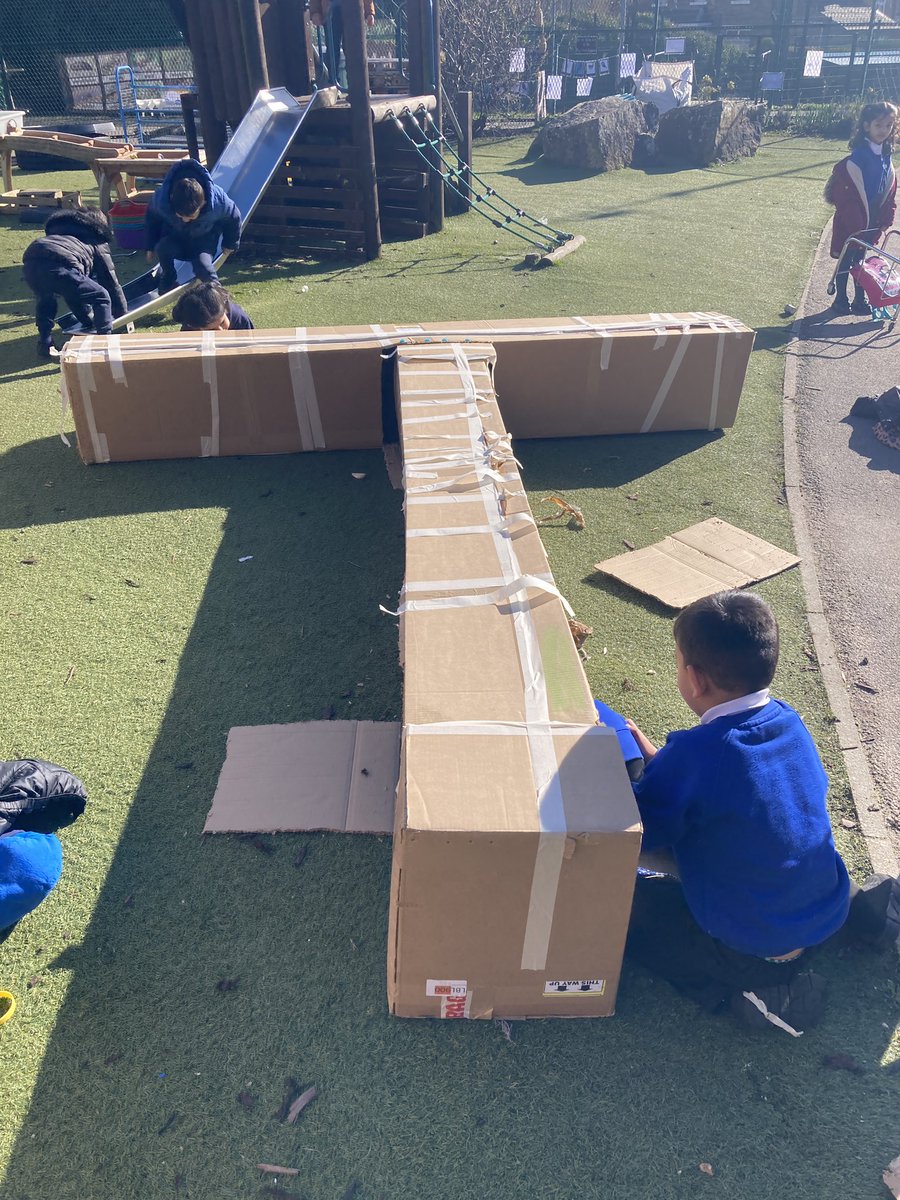EYFSatStPhilips's tweet photo. Our Box City has grown. We have 🕌 and ⛪️ and 🏰; tall houses, small houses and 🌲. We are @boxitects. A brilliant book by #kimsmith. Our skills have moved outside and we have made a box tunnel. So much fun 🤩 #stphilipseyfsatelier @STPHILIPSCE @WeAreBDAT great work Reception https://t.co/XGt7j736HD