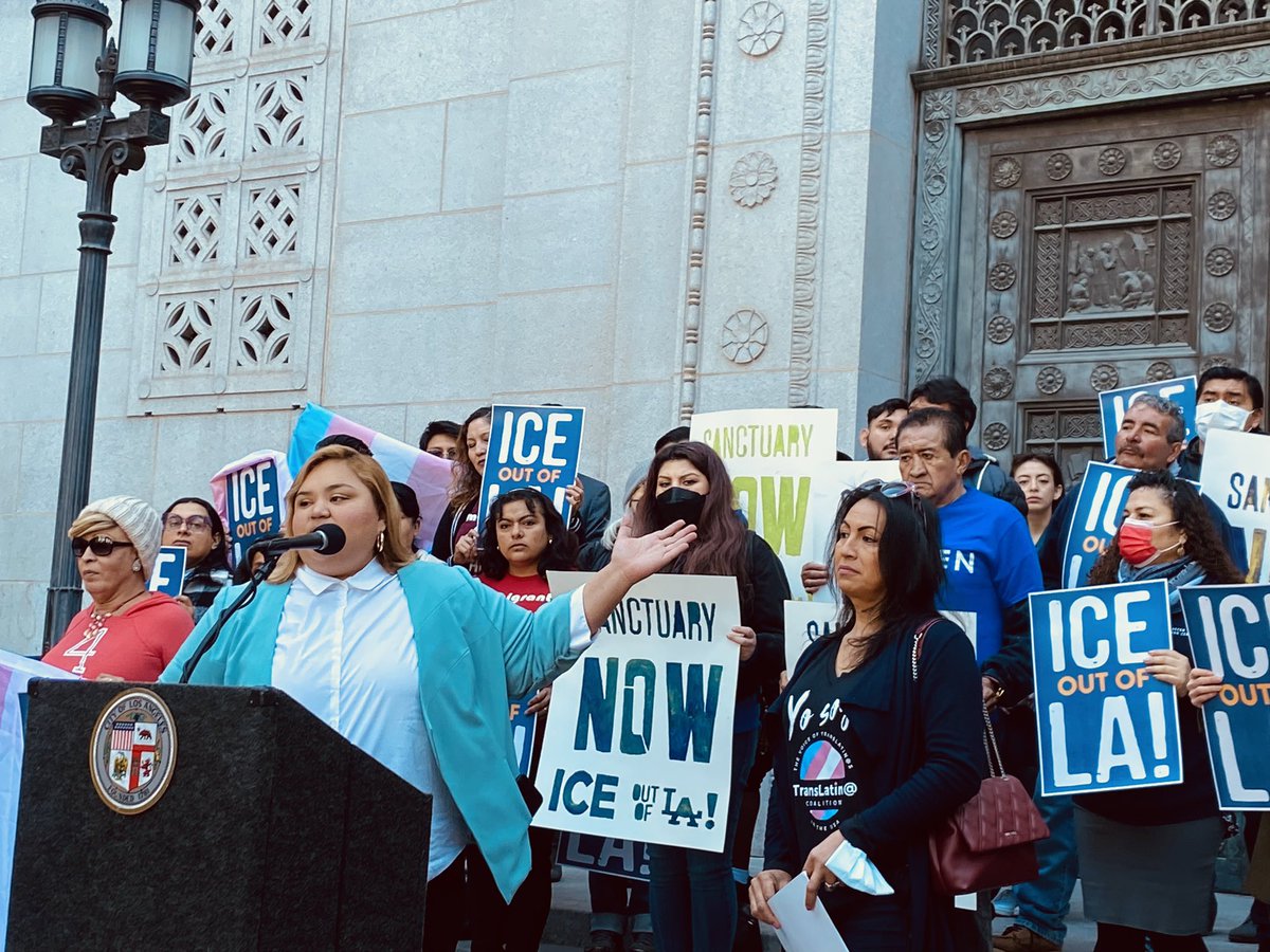 Beautiful morn in #LosAngeles to kickstart a process to make real the promise of a sanctuary Los Ángeles, to end all transfers n collusion w/ ICE. Let’s get it done.
#ICEoutofLA ☀️ 

C/ <a href="/cd1losangeles/">Councilmember Eunisses Hernandez</a>, <a href="/cd4losangeles/">Councilmember Nithya Raman</a>, <a href="/HugoForCD13/">Hugo Soto-Martínez</a> <a href="/CALimmigrant/">California Immigrant Policy Center</a> <a href="/Carecen_LA/">CARECEN LA</a> <a href="/CHIRLA/">CHIRLA</a> y muchos más!