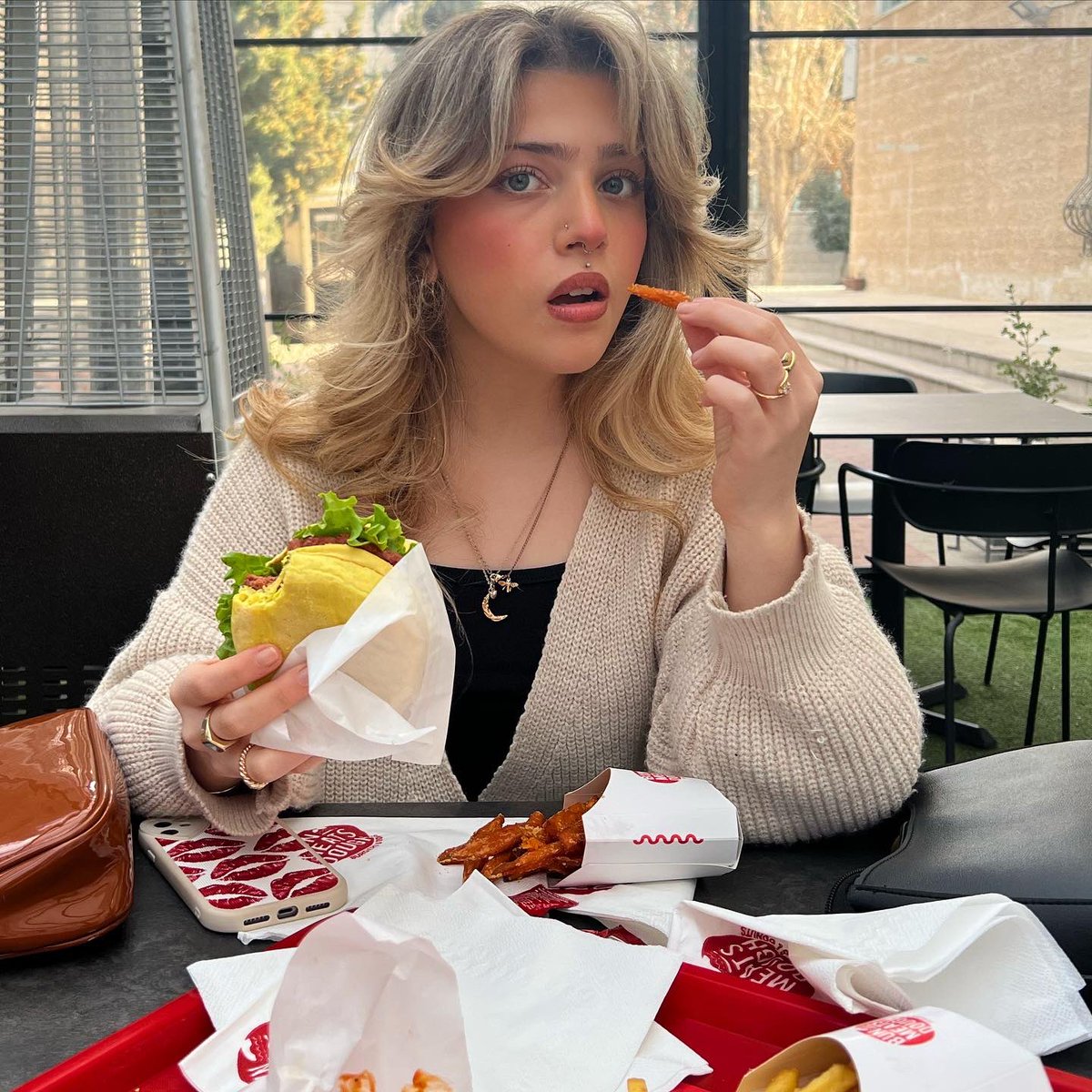 Sarah On Twitter Prettiest Vegan Burger Ive Ever Eaten 