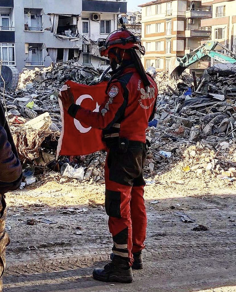 Sahadaki gayretli çalışmalarına şahit olduğumuz <a href="/sar_arama/">SAR Arama Kurtarma</a> #aramakurtarma ekibimize teşekkür ederiz.

🇹🇷 Birlikte güçlüyüz. İyi ki varsınız…