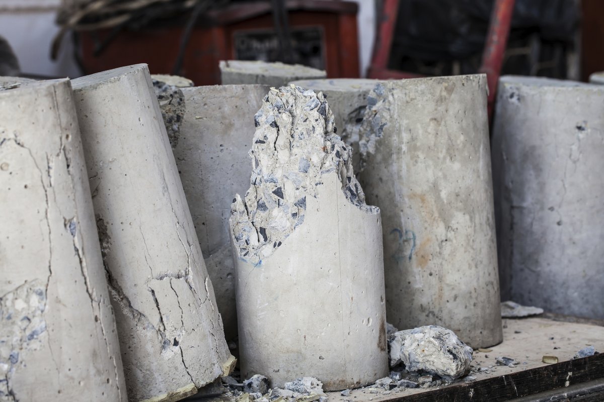 SMotzart's tweet photo. I have found that, frighteningly, many reputable concrete testing laboratories have heard of UHPC but have no idea about this material. They treat UHPC binders like standard concrete, which is a huge mistake. In some concrete labs, there have 
1/3
#UHPC #UHPCtests #UHPCconcrete https://t.co/1ljMa973pv
