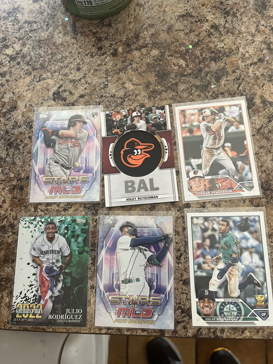 Andrew12thman's tweet photo. Not a bad blaster @CardPurchaser https://t.co/VlQkH9fbhf