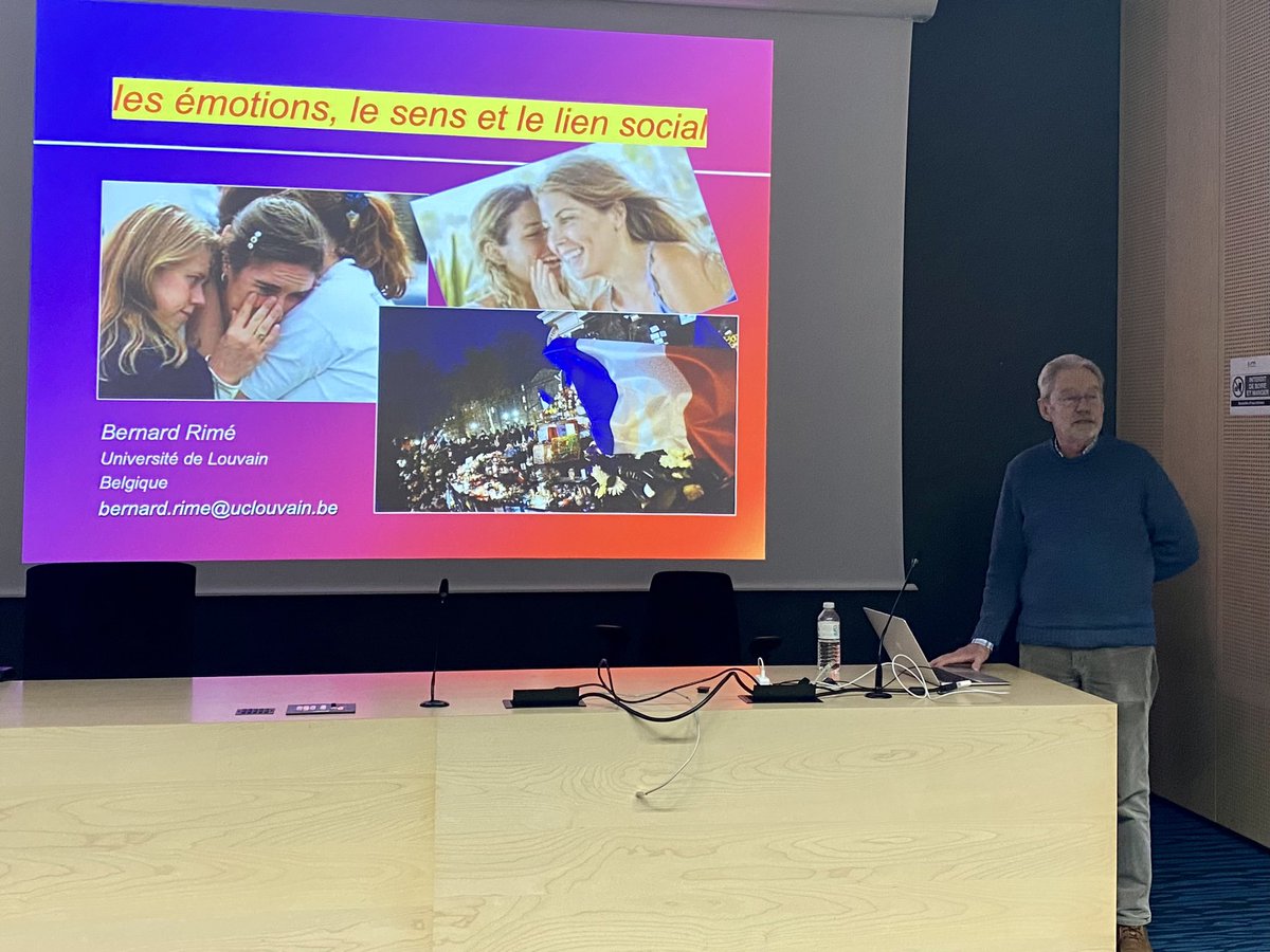 PoPS_U1296's tweet photo. ✨Le @PoPS_U1296 a eu le plaisir d’accueillir Bernard Rimé qui nous a fait l’honneur de sa présence pour nous parler de ses travaux sur le Partage Social des Émotions. 
Une présentation passionnante qui a fait l’unanimité et sera source d’inspiration pour nos futures recherches ! https://t.co/otJHH23Oxu