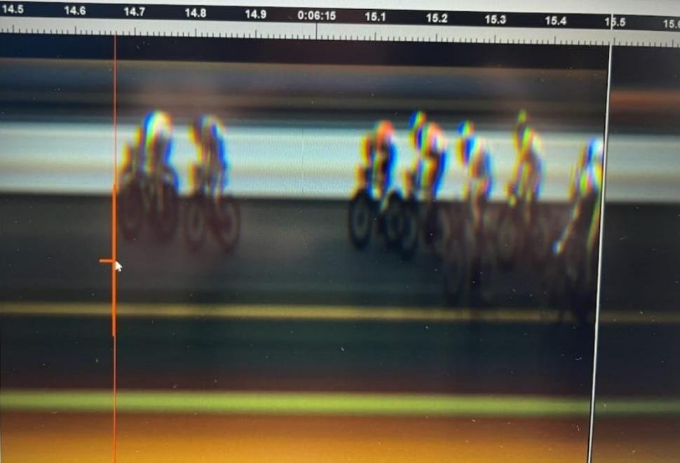 Lotto-Dstny, pazar günü Gerben Thijssen'in zaferiyle sonuçlanan GP Jean-Pierre Monsere 2023'ün bulanık fotofiniş görseli nedeniyle UCI'dan Caleb Ewan'ın yarışı kazanmadığına dair kesin bir kanıt talep etti. #GPMonsere