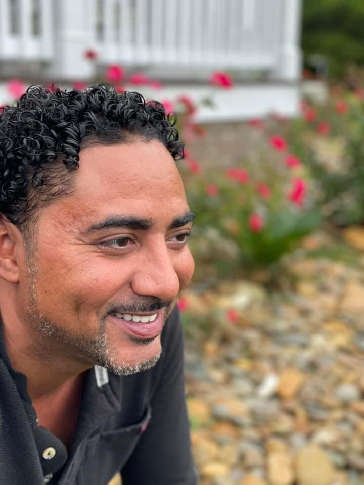 collins_neal's tweet photo. Weโve been deskmates for 25% of his life. Help me wish @JustinBamberg a happy 36th!
#DM4L https://t.co/uDeOGRPjPS