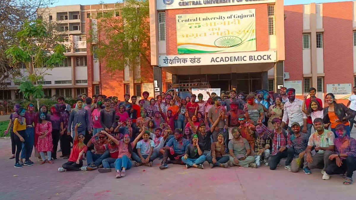 SamarthBhattGJ's tweet photo. #Holi milan at #CUG campus by #ABVPCUG. Administration had earlier issued a circular to not to play holi on the campus, after ABVP’s demand it was taken back. https://t.co/z2lnPsI2Jd