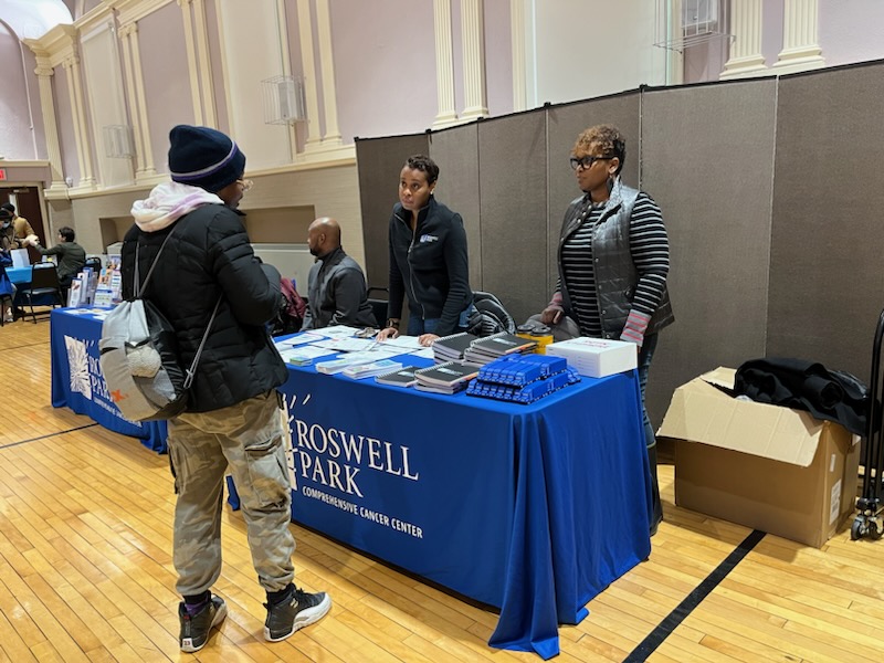 RoswellPark's tweet image. ICYMI - We joined @CPeoplesStokes's kidney screening event in partnership w/@KidneyFoundWNY. Our community outreach team offered wellness sessions detailing important cancer resources. Learn more about kidney cancer risks at roswellpark.org/cancer/kidney/…. #KidneyCancerAwareness