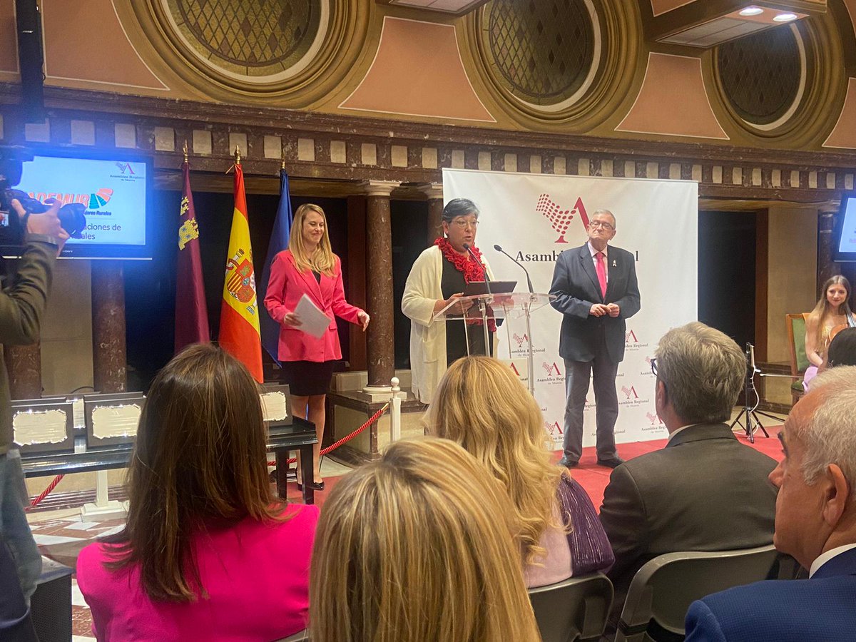 📷➡️Esta mañana, la <a href="/asambleamurcia/">Asamblea Regional de Murcia</a> ha homenajeado la labor de <a href="/FademurMurcia/">FADEMUR Murcia</a>, y de otras asociaciones y entidades, con motivo del #8M2023 

🤝Un emotivo y representativo acto que ha contado con numerosa asistencia.

➡️Échale un ojo en nuestra web👇
📎upa.es/upamurcia/noti…